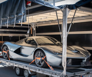 hypercar-ferrari-transport-muenchen-gthaus